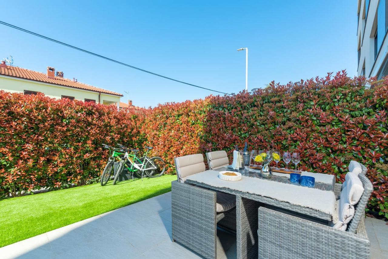 Luxury New Apartment With Private Garden Near The Beach! Πόρετς Εξωτερικό φωτογραφία
