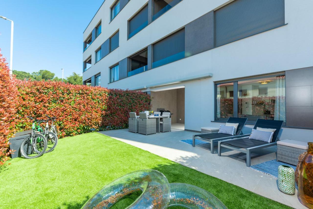 Luxury New Apartment With Private Garden Near The Beach! Πόρετς Εξωτερικό φωτογραφία