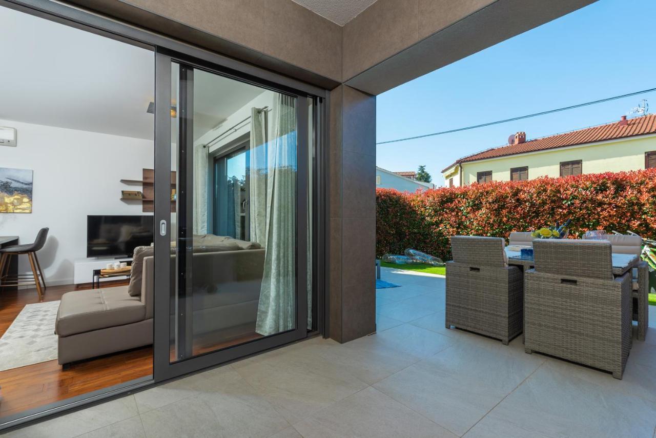 Luxury New Apartment With Private Garden Near The Beach! Πόρετς Εξωτερικό φωτογραφία